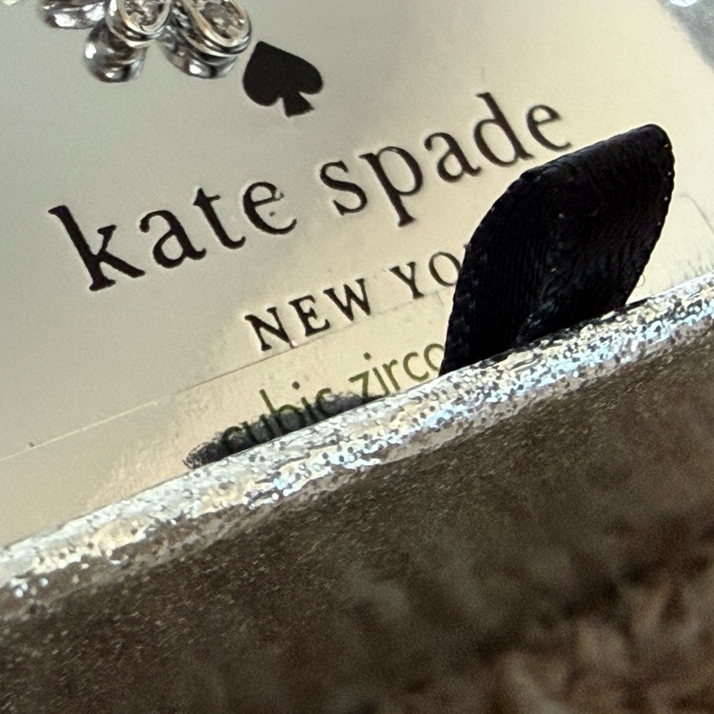 ππBNIB - Brand New π Kate Spade Silver Floral Necklace Setππ - Picture 2 of 3